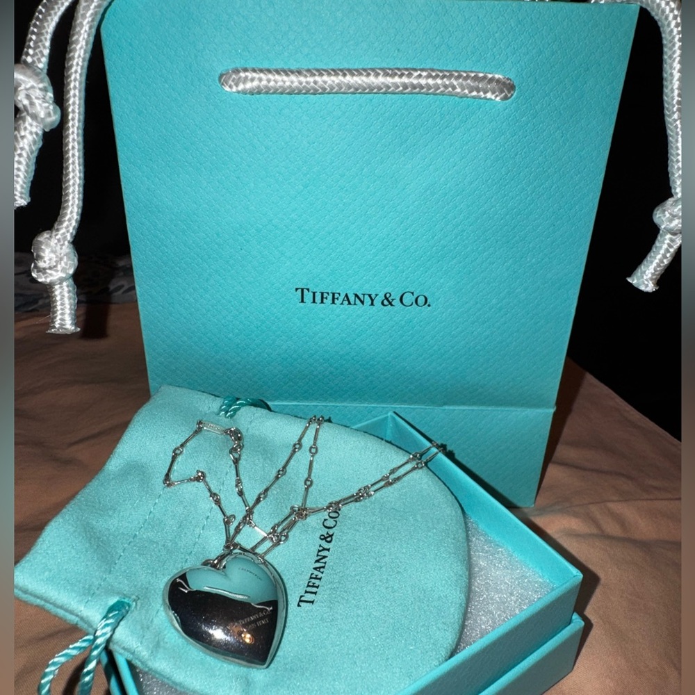 ❤️TIFFANY & CO. PUFFED HEART NECKLACE ❤️ - Picture 3 of 10